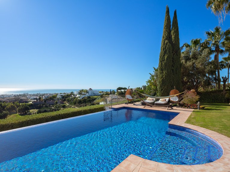 Villa for Sale in Marbella, Malaga 11