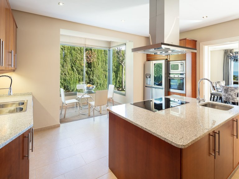 Villa for Sale in Marbella, Malaga 16