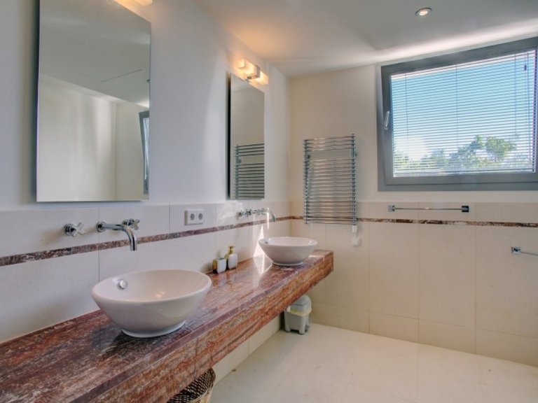 Town House for Sale in Marbella, Malaga 25