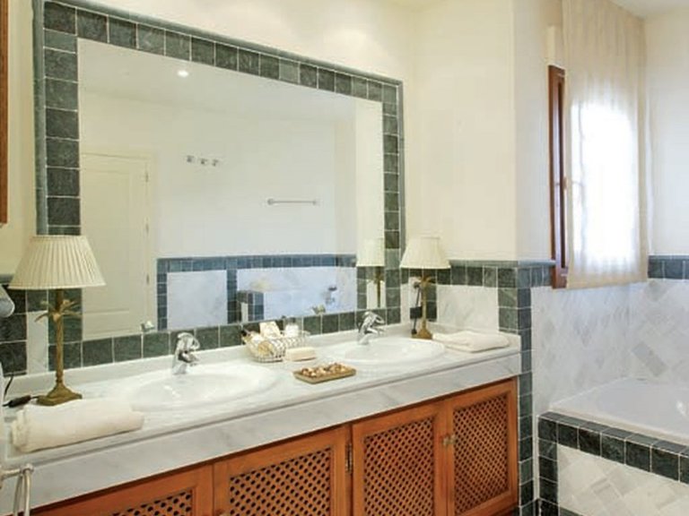 Apartment for Sale in Marbella, Malaga 8