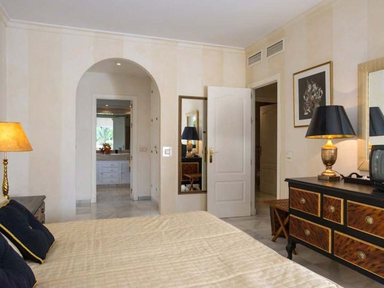 Apartment for Sale in Marbella, Malaga 22