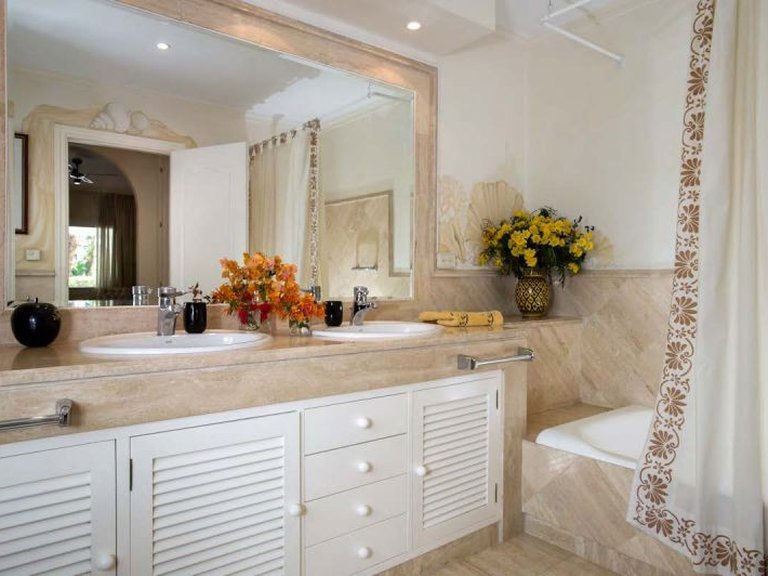 Apartment for Sale in Marbella, Malaga 8