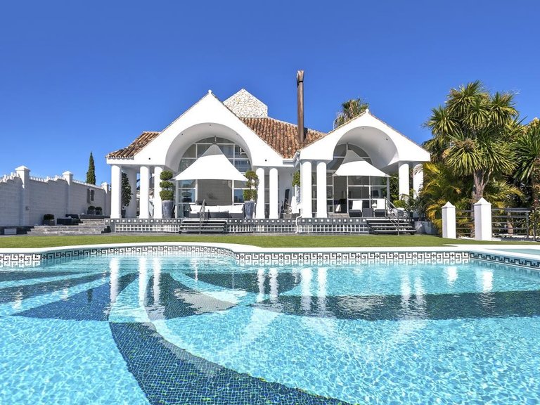 Villa for Sale in Marbella, Malaga 1