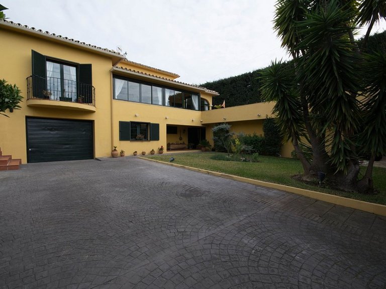 Villa for Sale in Marbella, Malaga 7