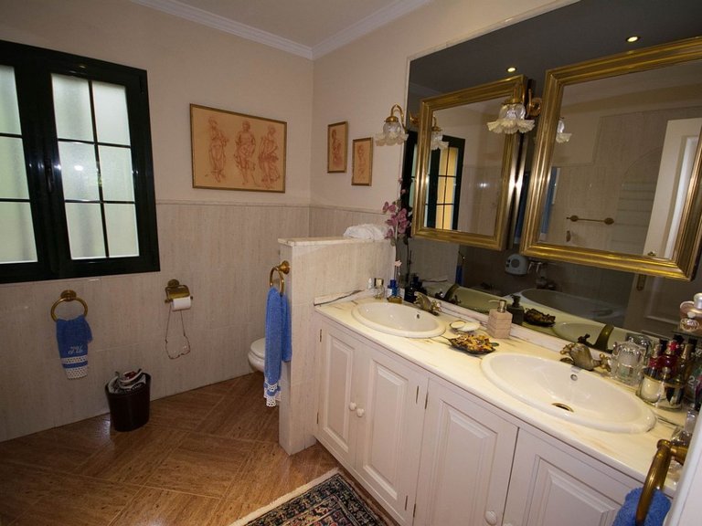 Villa for Sale in Marbella, Malaga 12