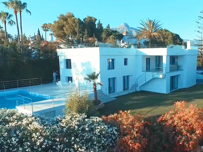 Villa for Sale in Marbella, Malaga 1