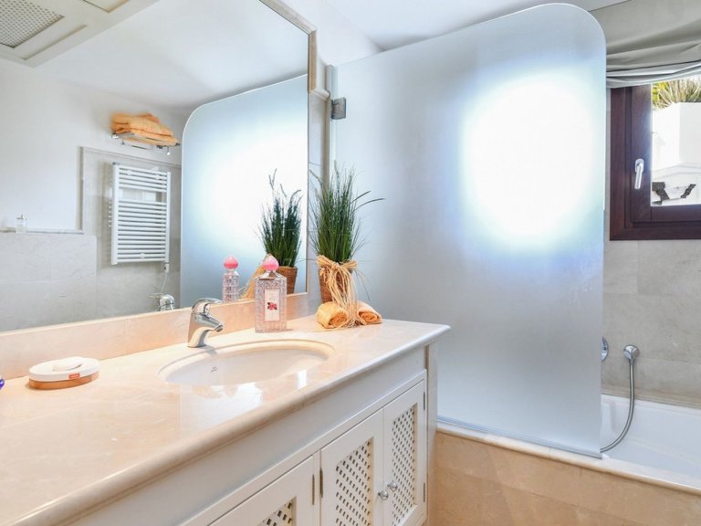 Town House for Sale in Benahavis, Malaga 14