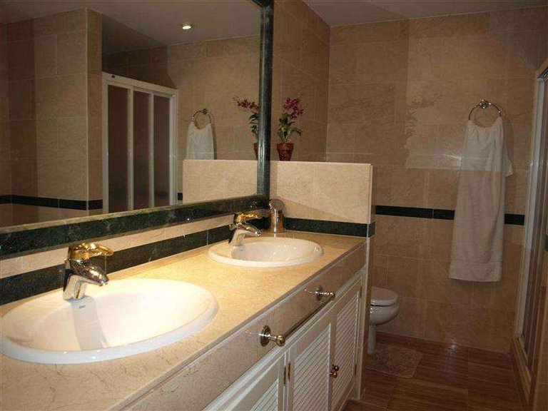 Apartment for Sale in Marbella, Malaga 18