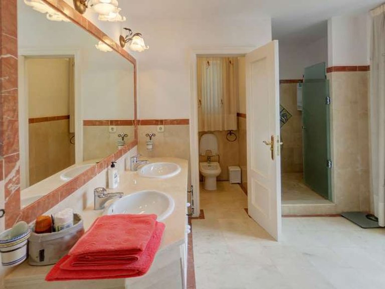 Town House for Sale in Estepona, Malaga 9