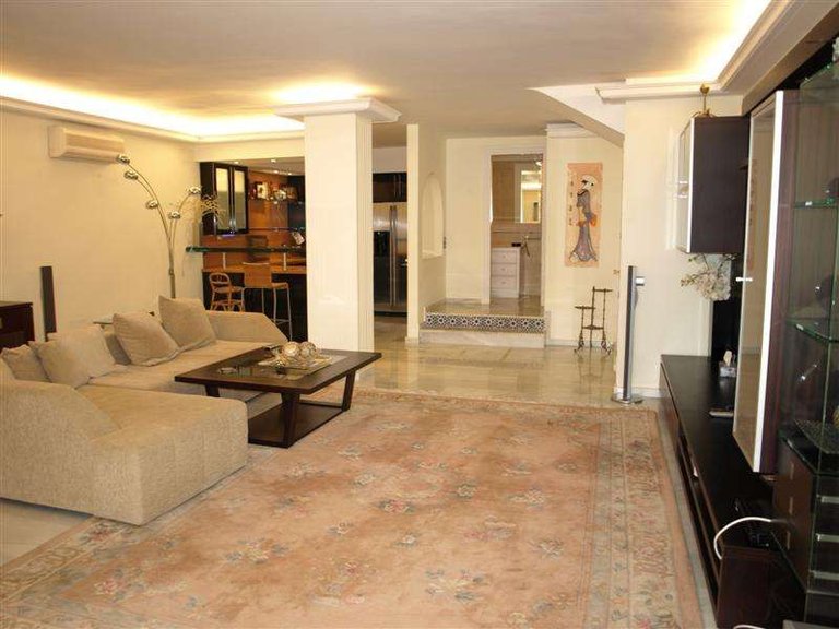 Town House for Sale in Marbella, Malaga 14