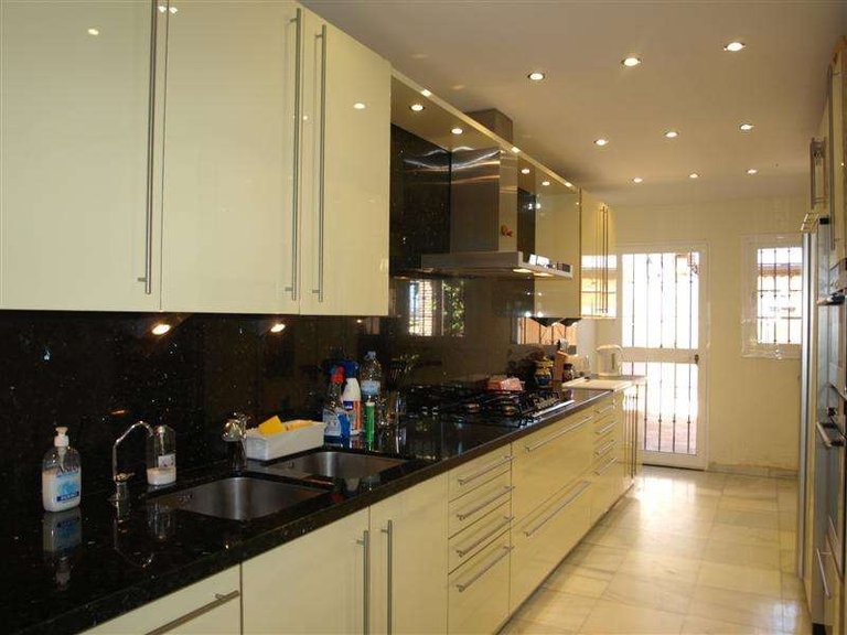 Town House for Sale in Marbella, Malaga 20