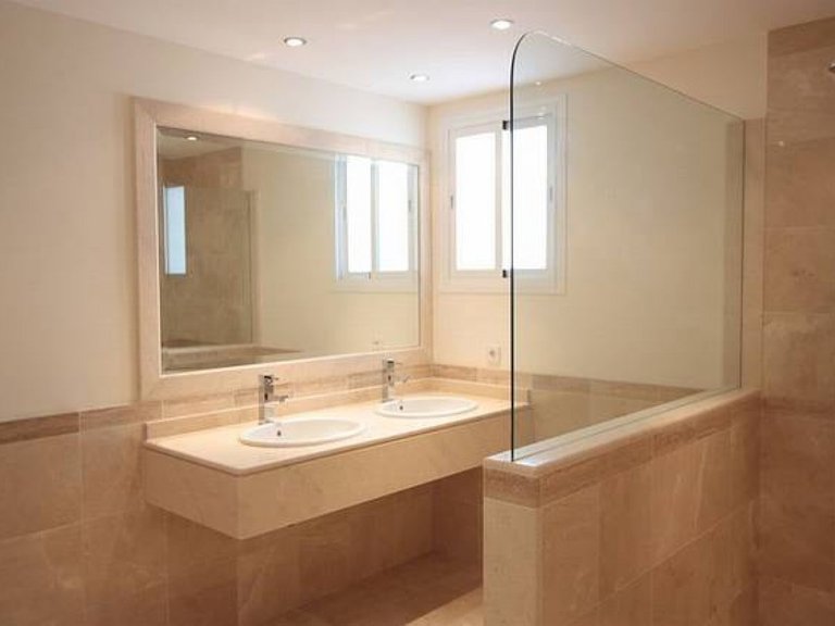 Apartment for Sale in Marbella, Malaga 11