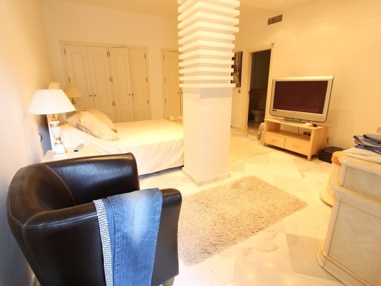 Apartment for Sale in Marbella, Malaga 23