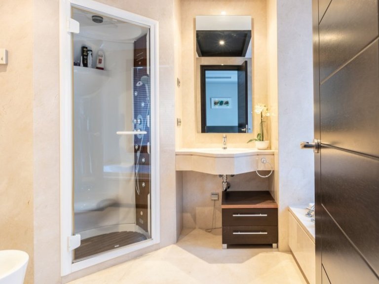 Apartment for Sale in Marbella, Malaga 9