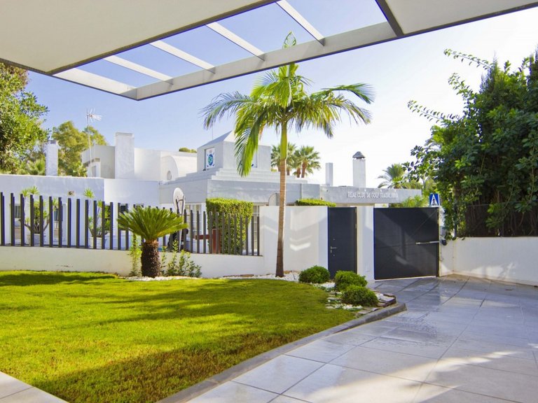Villa for Sale in Estepona, Malaga 10