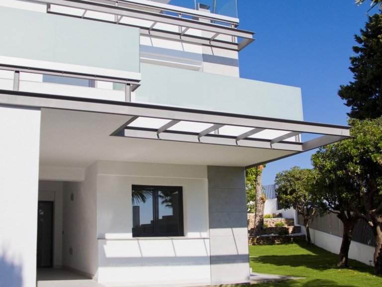 Villa for Sale in Estepona, Malaga 1