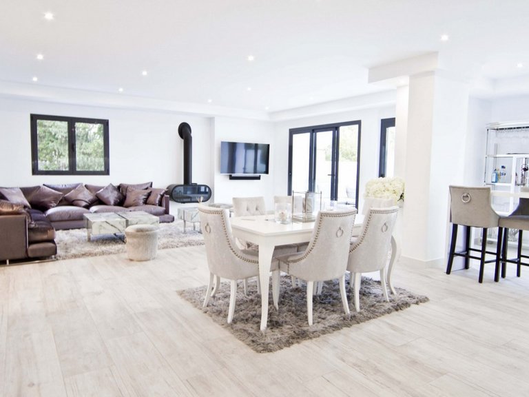 Villa for Sale in Estepona, Malaga 2