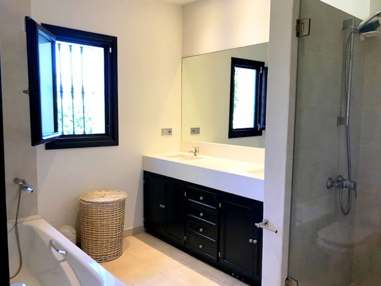 Villa for Sale in Marbella, Malaga 8