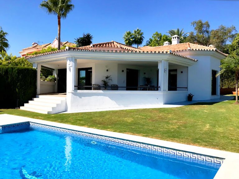 Villa for Sale in Marbella, Malaga 1