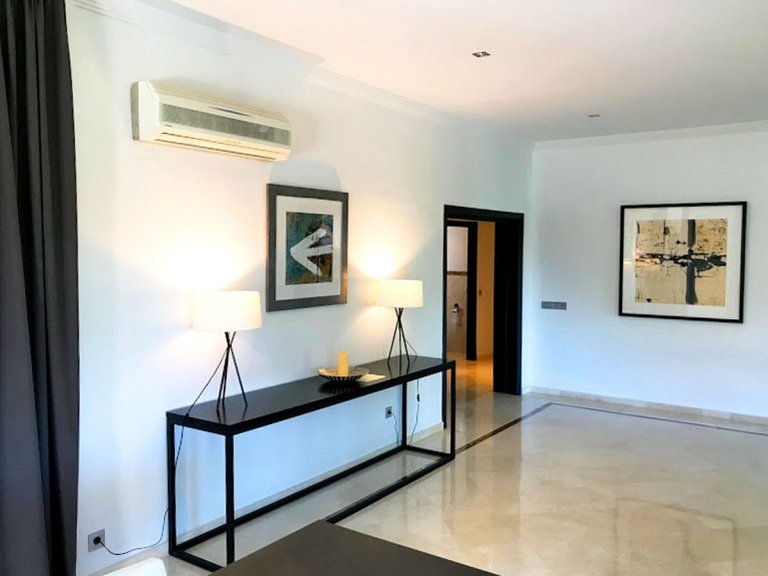 Villa for Sale in Marbella, Malaga 12