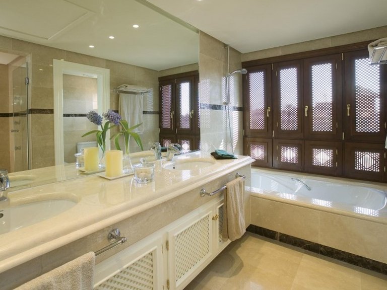 Apartment for Sale in Marbella, Malaga 13