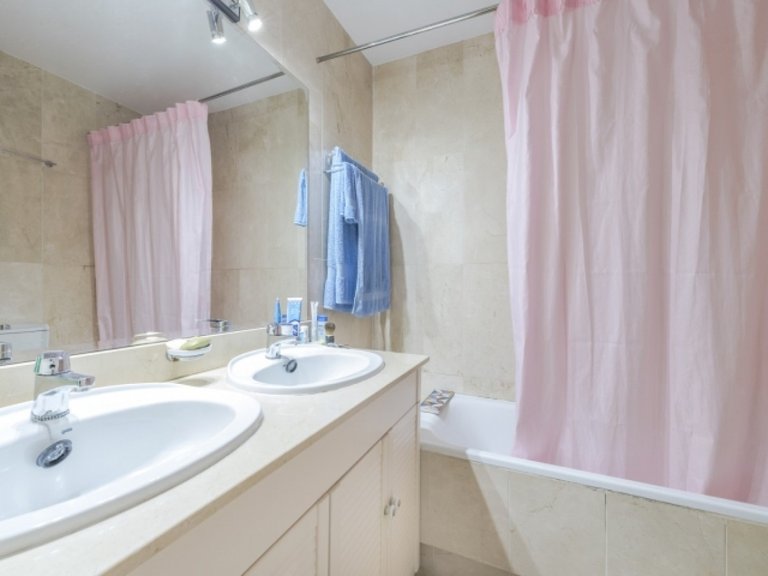 Apartment for Sale in Benahavis, Malaga 11