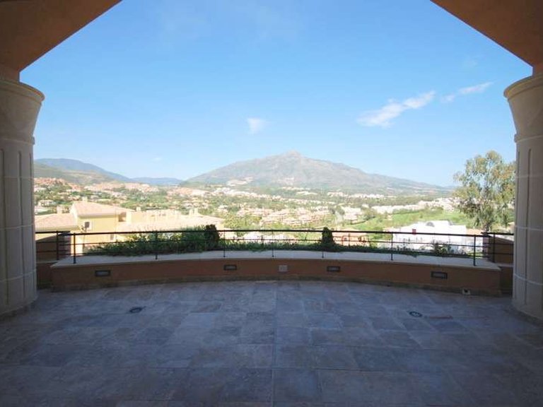 Penthouse for Sale in Marbella, Malaga 9