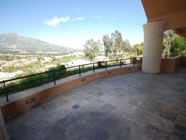 Penthouse for Sale in Marbella, Malaga 2