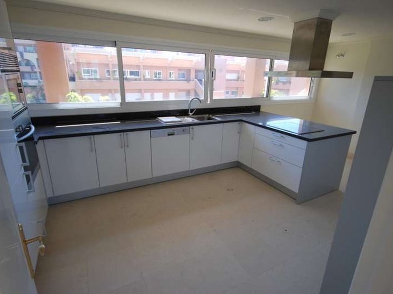 Penthouse for Sale in Marbella, Malaga 3