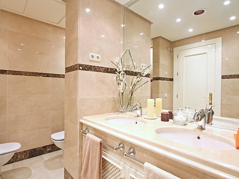 Apartment for Sale in Marbella, Malaga 17