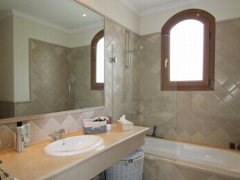 Town House for Sale in Estepona, Malaga 12