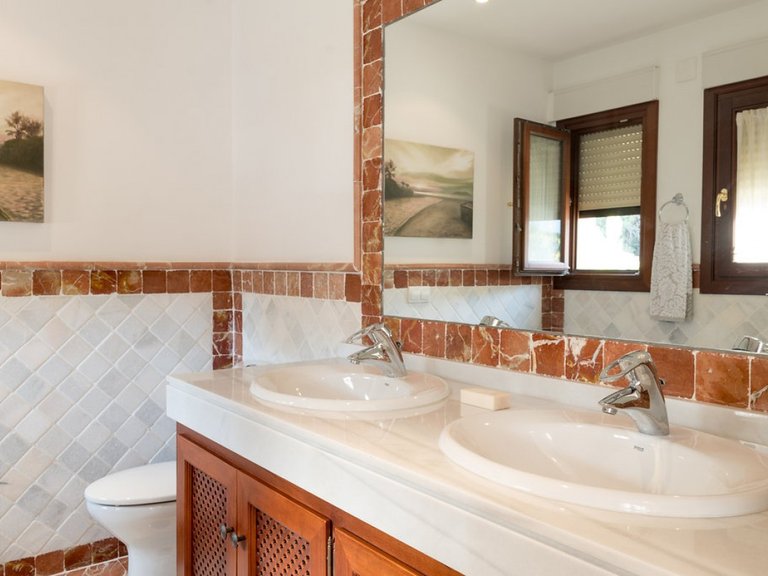 Apartment for Sale in Marbella, Malaga 17