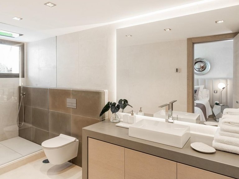 Villa for Sale in Marbella, Malaga 8