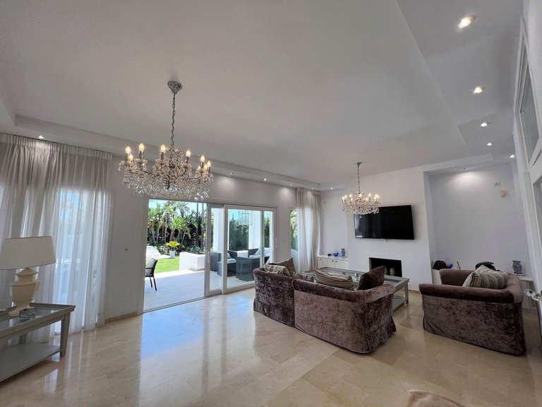 Villa for Sale in Marbella, Malaga 8