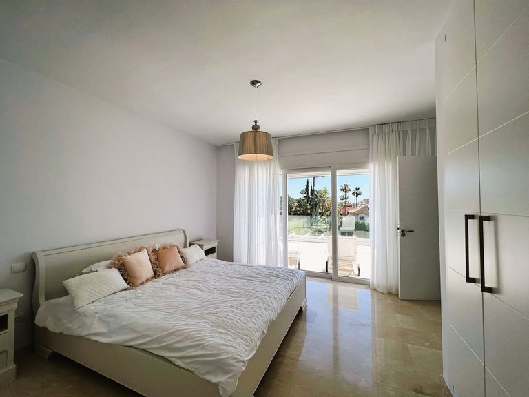 Villa for Sale in Marbella, Malaga 15