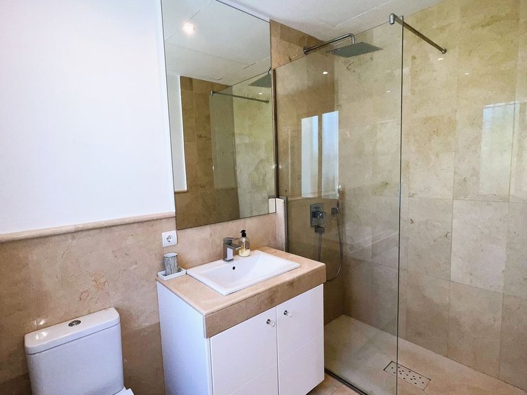 Villa for Sale in Marbella, Malaga 25