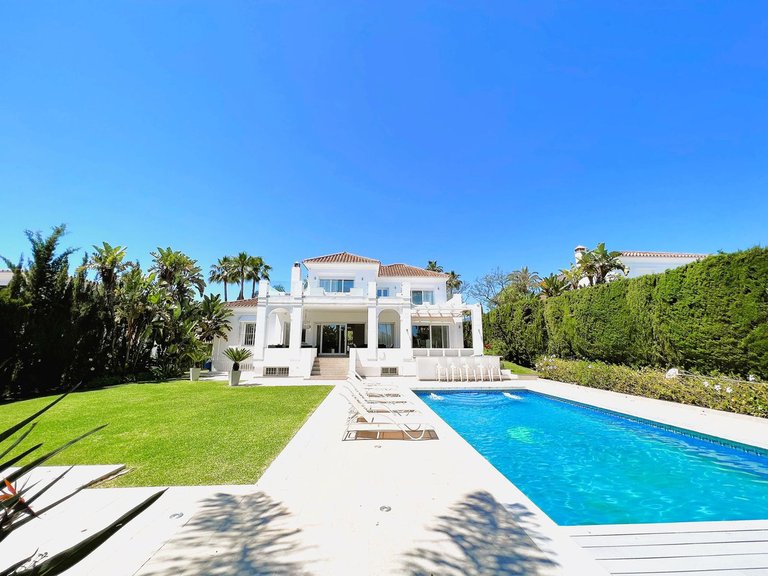 Villa for Sale in Marbella, Malaga 1