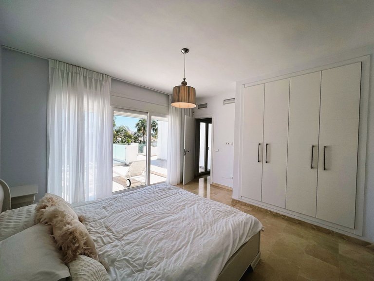 Villa for Sale in Marbella, Malaga 16