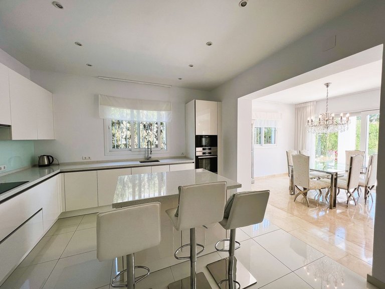 Villa for Sale in Marbella, Malaga 3