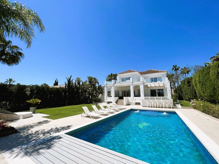 Villa for Sale in Marbella, Malaga 38