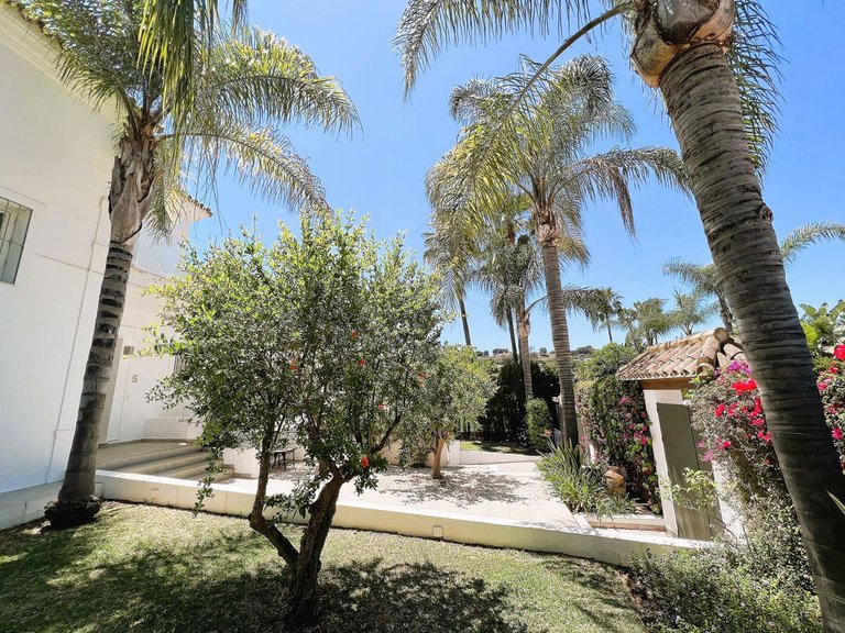 Villa for Sale in Marbella, Malaga 55