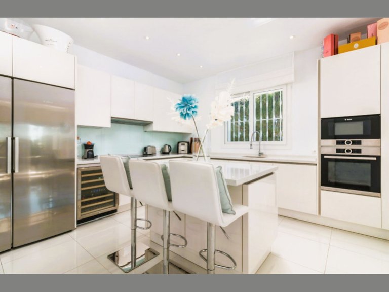 Villa for Sale in Marbella, Malaga 10