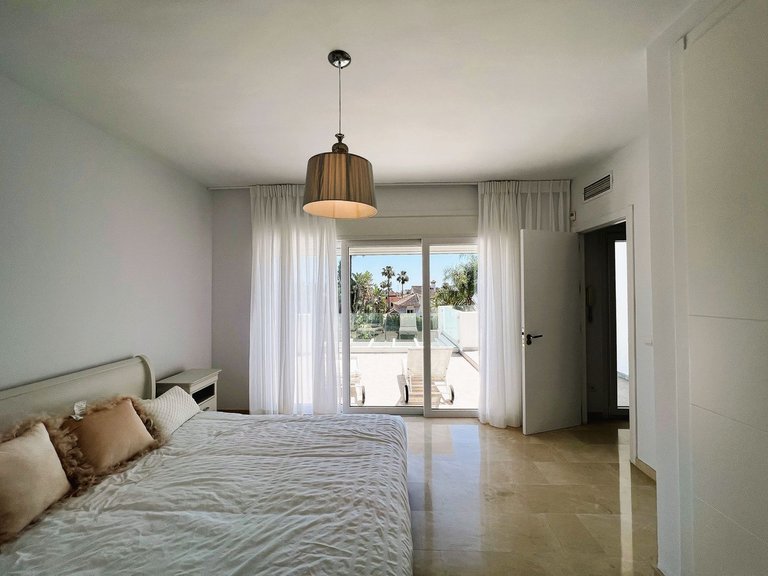 Villa for Sale in Marbella, Malaga 17