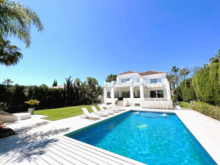 Villa for Sale in Marbella, Malaga 36