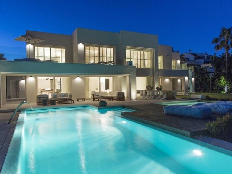 Villa for Sale in Marbella, Malaga 12