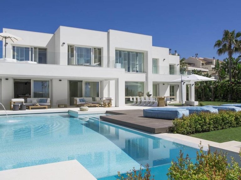 Villa for Sale in Marbella, Malaga 9