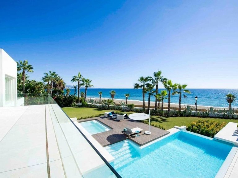 Villa for Sale in Marbella, Malaga 8