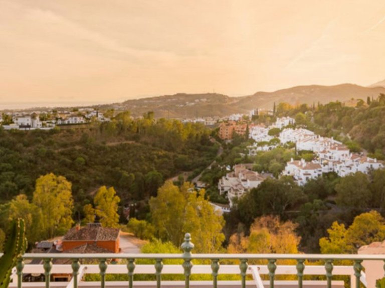 Penthouse for Sale in Benahavis, Malaga 17