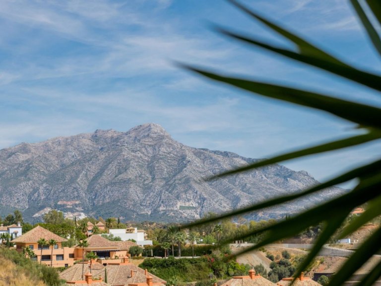 Penthouse for Sale in Benahavis, Malaga 10