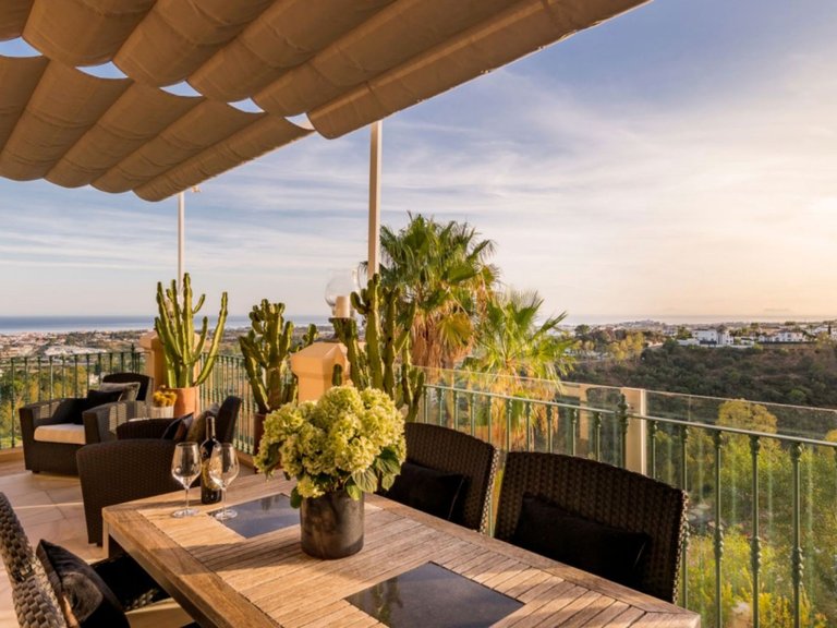 Penthouse for Sale in Benahavis, Malaga 15